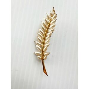 Vintage Faux Pearl Leaf Brooch Gold Tone Pearl Beads